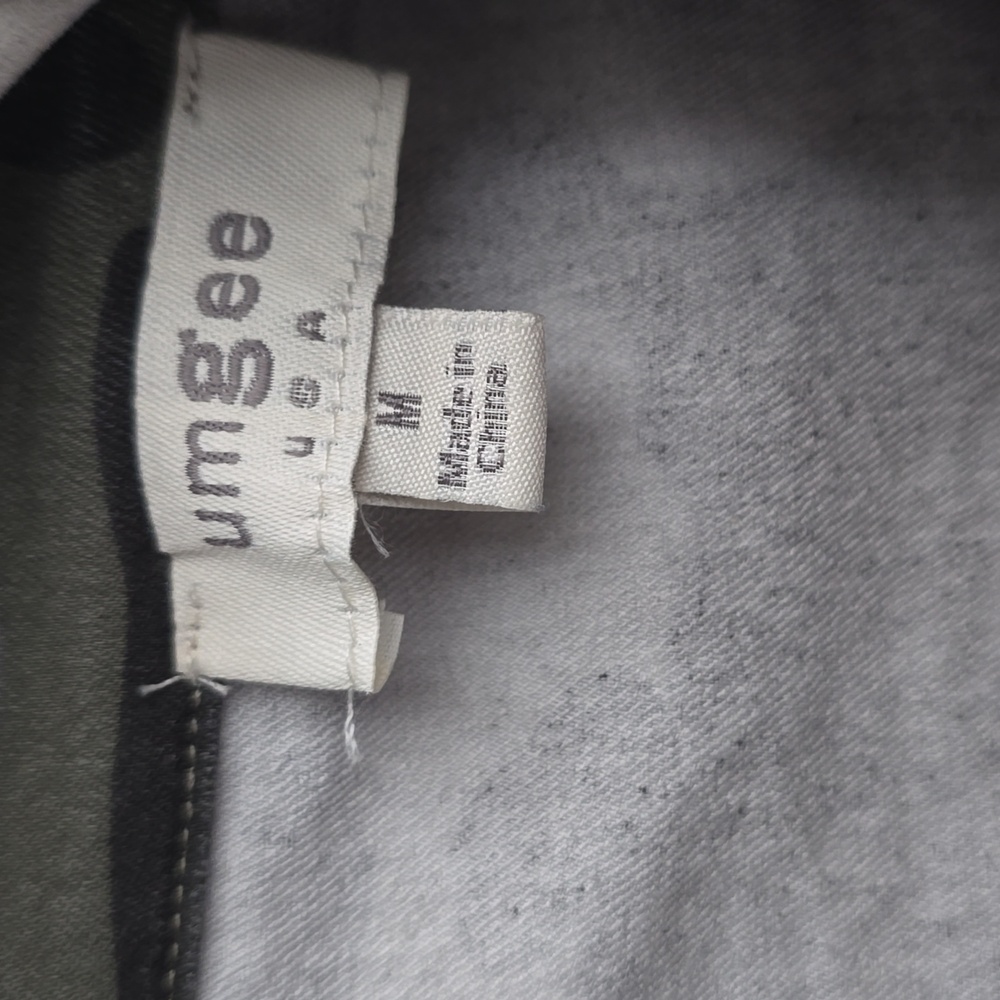 Umgee Olive Camo Jean Jacket With Raw Hem - Picture 4 of 6